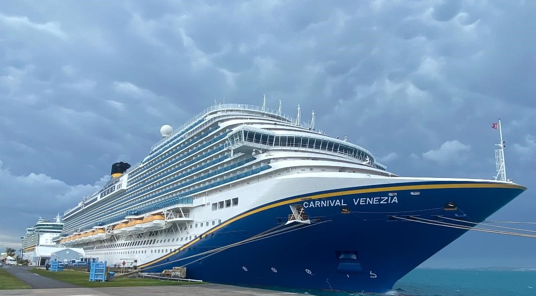 Carnival Venezia in Bermuda